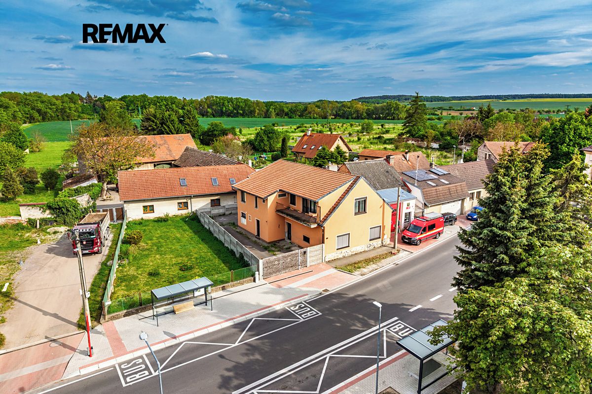 Prodej rodinného domu 240 m², pozemek 438 m²